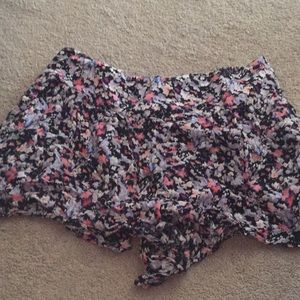 Floral AE shorts